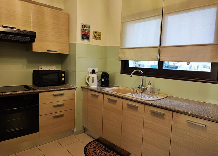 Anemone - Walk To The Apartmán