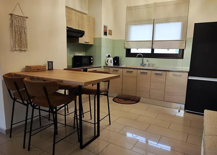 Anemone - Walk To The Apartamento *